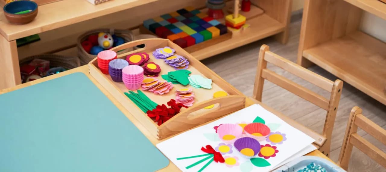 Przedszkole Montessori co to? Kluczowe zasady i korzyści dla dzieci